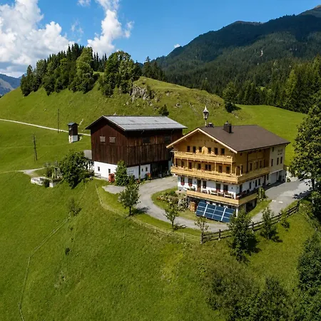 아파트 With Mountain Views In *